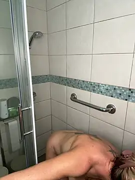 Snapshot of Lara_Bergmann chatting on January 8, 11:43 am Lara Bergmann online show from January 8, 11:43 am