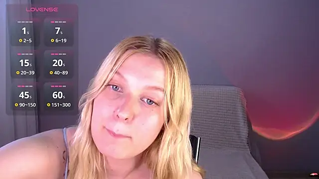 EmiliaDuchess online show from June 19, 2:32 pm