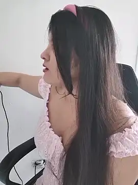 lilpervertgirl online show from April 4, 8:17 pm