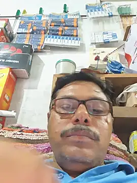Snapshot of Srmotrs chatting on July 13, 1:14 pm Srmotrs online show from July 13, 1:14 pm