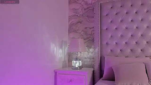 Snapshot of Kev_jenner chatting on March 22, 5:28 am Kev jenner online show from March 22, 5:28 am