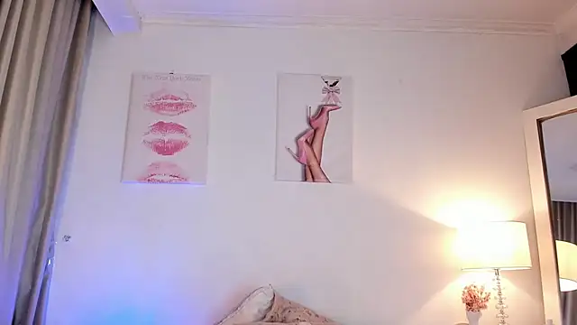 Snapshot of halseycox___ chatting on May 7, 3:01 am halseycox online show from May 7, 3:01 am
