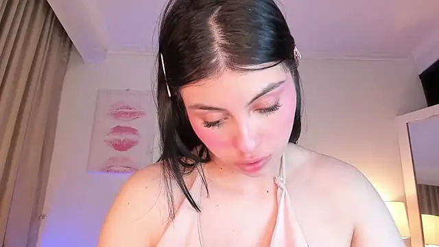 Snapshot of halseycox___ chatting on May 20, 5:24 am halseycox online show from May 20, 5:24 am