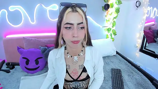 YouliteSllut2 online show from February 20, 10:04 pm