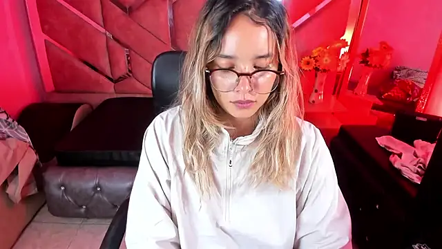 Olivia Fox69 online show from November 4, 3:27 am