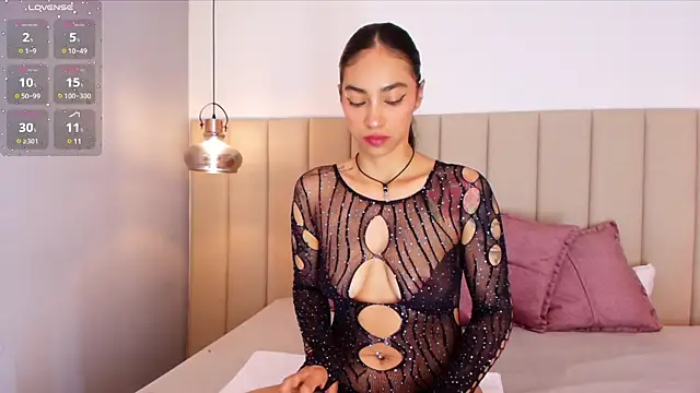 Leamonroe   online show from March 22, 10:49 am