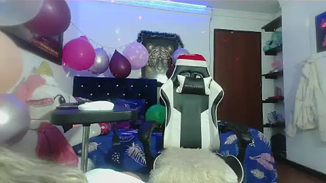 Snapshot of sexy_bunny_hot chatting on December 12, 1:17 pm sexy bunny hot online show from December 12, 1:17 pm