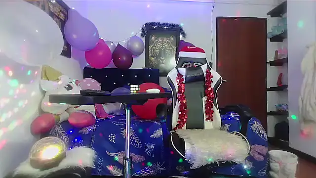 Snapshot of sexy_bunny_hot chatting on December 18, 1:12 pm sexy bunny hot online show from December 18, 1:12 pm