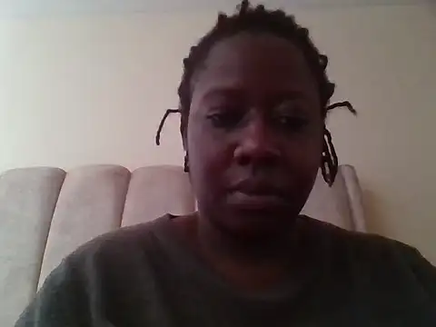 Snapshot of pretty_bums chatting on February 17, 7:38 am pretty bums online show from February 17, 7:38 am