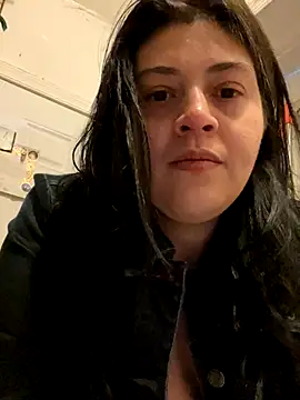 Snapshot of kriztal_pretty chatting on November 29, 6:27 am kriztal pretty online show from November 29, 6:27 am