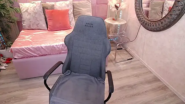 MeAmandaX online show from November 25, 8:03 am