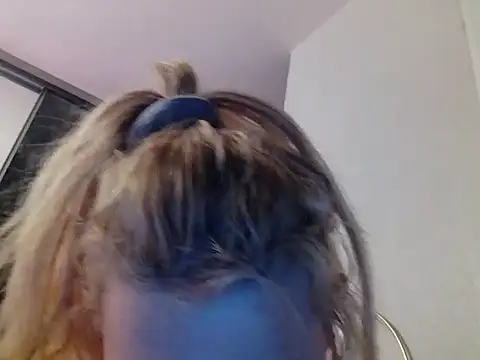 Snapshot of shadowmoon900 chatting on February 12, 12:16 am shadowmoon900 online show from February 12, 12:16 am