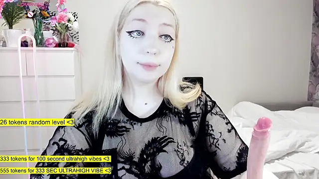 Snapshot of aya_katana chatting on March 19, 5:52 am aya katana online show from March 19, 5:52 am