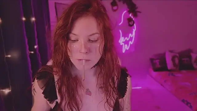 Elsie Ginger online show from December 18, 9:08 pm