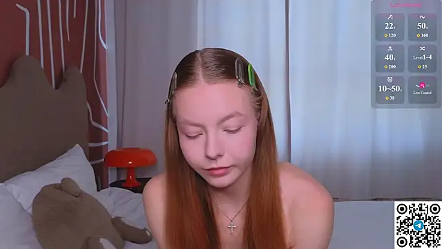 Snapshot of EvaCroan chatting on May 9, 8:52 am EvaCroan online show from May 9, 8:52 am
