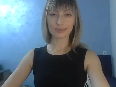 Snapshot of EffectMaya chatting on February 7, 4:35 pm EffectMaya online show from February 7, 4:35 pm