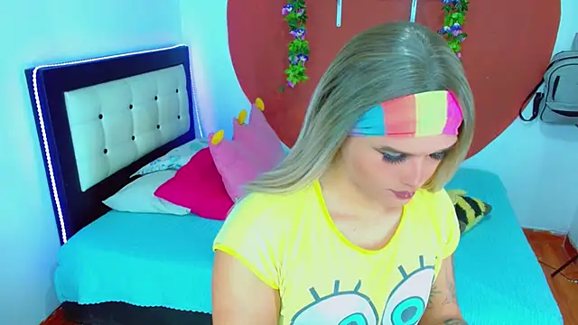 TaylorMon online show from December 3, 3:43 pm