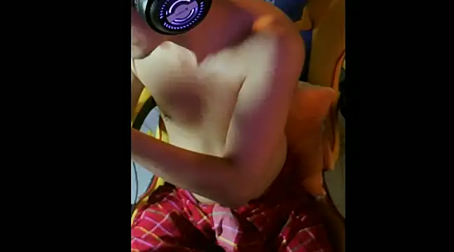 cloudyth1994 online show from December 7, 3:52 pm