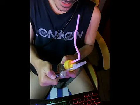 cloudyth1994 online show from September 27, 5:07 pm