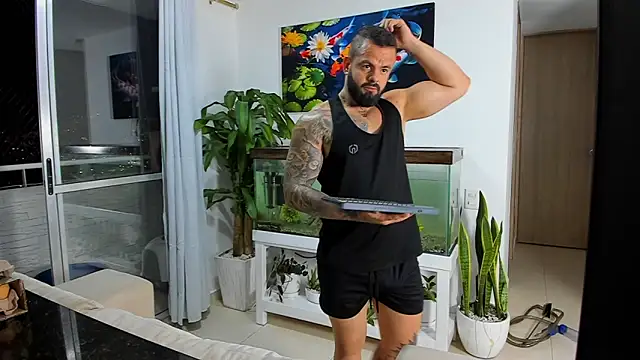 Snapshot of Johnnygrayson1 chatting on September 22, 12:01 am Johnnygrayson1 online show from September 22, 12:01 am