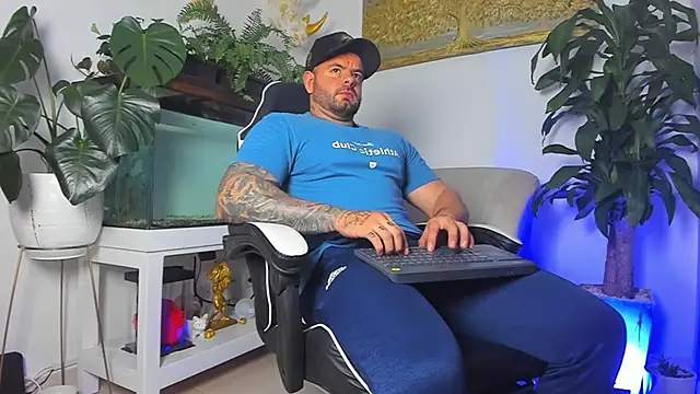 Johnnygrayson1 online show from February 26, 12:09 am