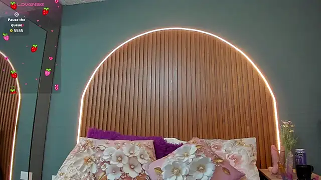 NayeCloud online show from September 19, 3:41 am