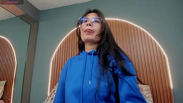 NayeCloud online show from November 20, 3:39 am