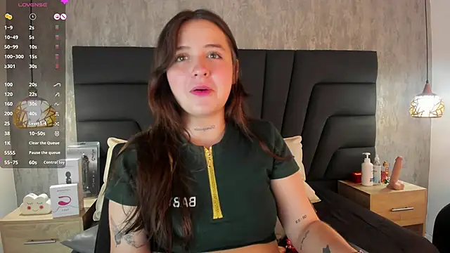 Sabrina Lennox online show from February 12, 10:37 pm