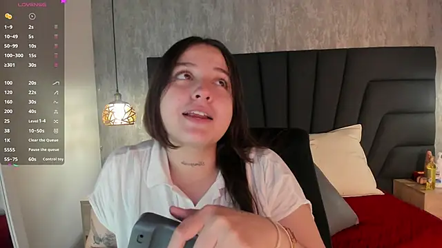 Sabrina Lennox online show from February 18, 7:30 pm