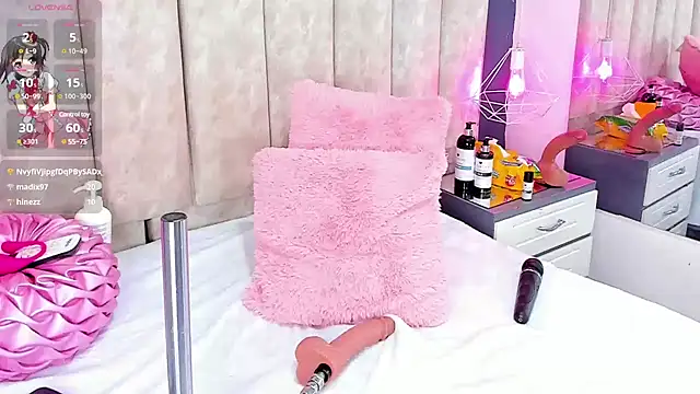 ShanelWest online show from December 19, 4:35 pm