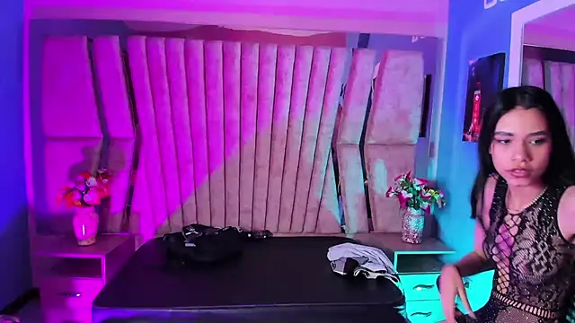 Jasmin Skinny online show from February 22, 9:01 am