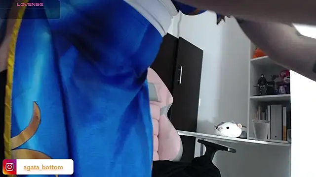 NewAgatha Bolton online show from February 28, 4:10 pm