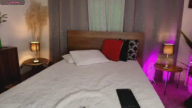 Isaa Coleman  online show from December 22, 7:55 pm