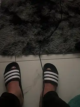 Snapshot of Lucom23 chatting on February 21, 1:39 am Lucom23 online show from February 21, 1:39 am