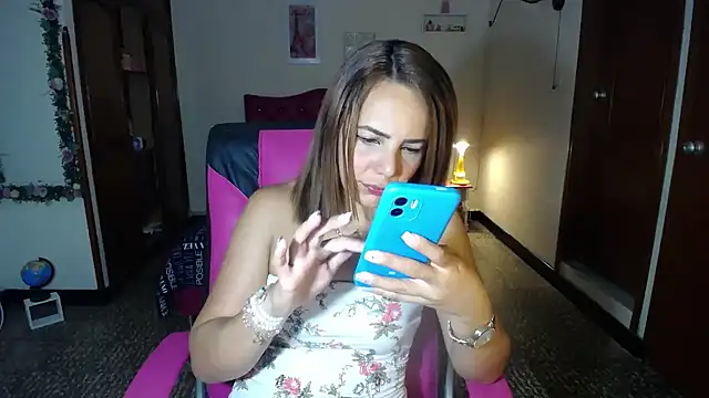 danielle rose 1 online show from February 10, 5:41 pm