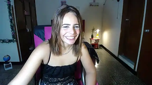 danielle rose 1 online show from February 11, 7:48 pm