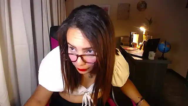 danielle rose 1 online show from March 16, 1:48 pm