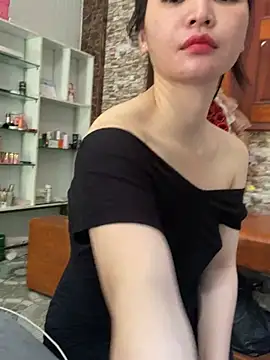 Snapshot of LiLi-Kirix99 chatting on June 1, 8:27 am LiLi-Kirix99 online show from June 1, 8:27 am