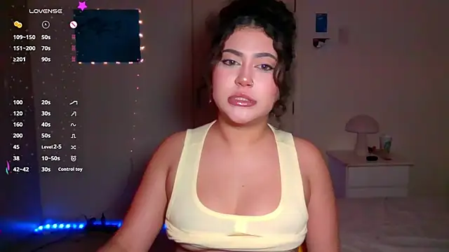 Snapshot of ann4montez_ chatting on September 18, 6:04 am ann4montez  online show from September 18, 6:04 am