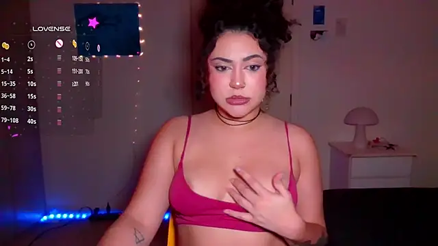 Snapshot of ann4montez_ chatting on October 6, 4:32 am ann4montez  online show from October 6, 4:32 am