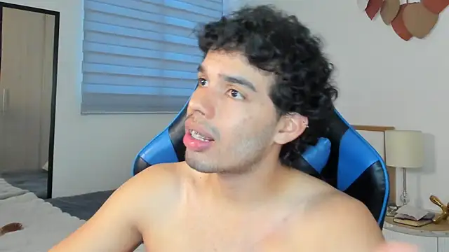 mateoleonee online show from February 1, 10:13 pm