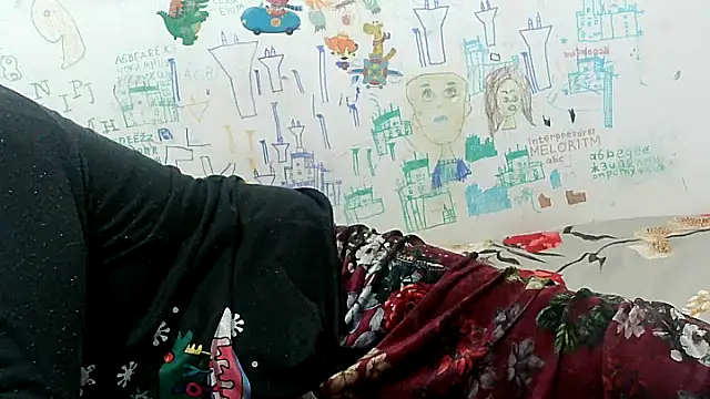 Snapshot of VixenBya chatting on March 14, 5:24 pm VixenBya online show from March 14, 5:24 pm