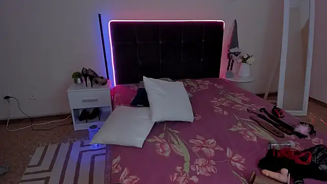 CassieEvans online show from January 18, 6:45 am