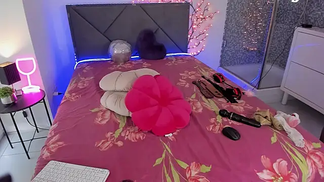 CassieEvans online show from September 9, 5:18 am