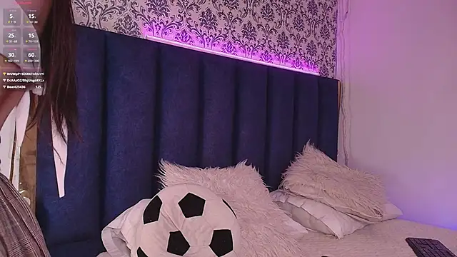 Snapshot of AmberMoss_ chatting on February 13, 10:02 am AmberMoss online show from February 13, 10:02 am