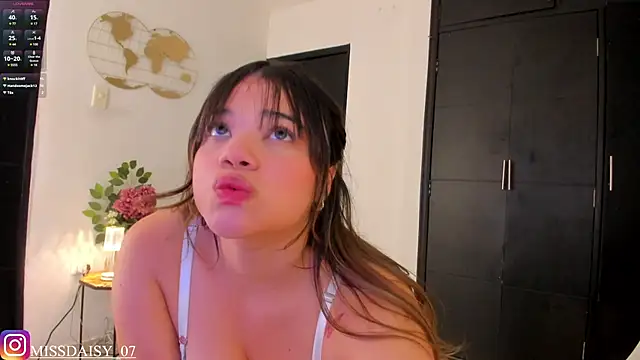 Daisy Brown01 online show from March 14, 3:48 am