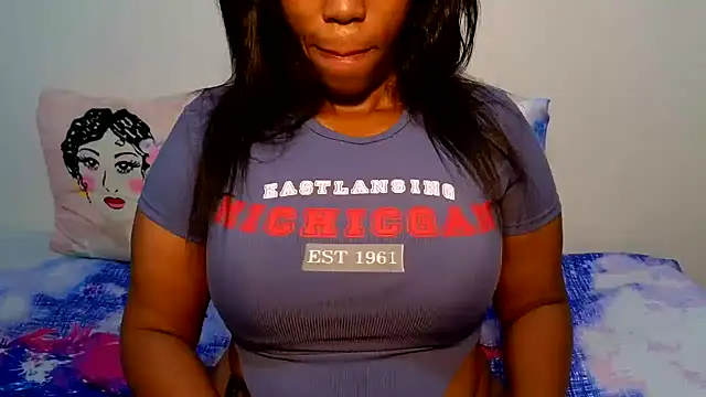 SexyFreaky  online show from February 25, 7:20 am