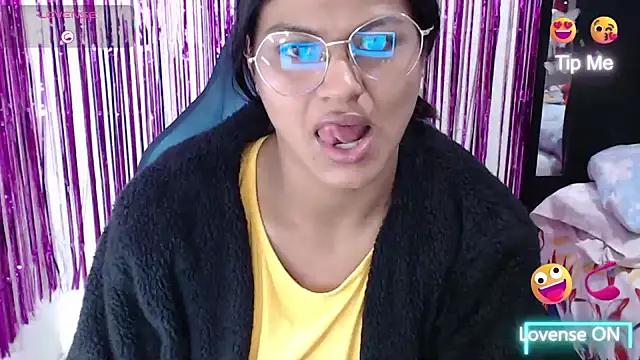 SweetAlmaa online show from March 9, 10:19 am