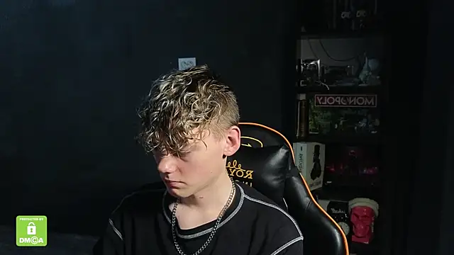 Keytaro online show from November 25, 1:55 pm