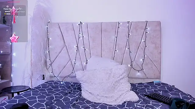 Kaela18 online show from December 20, 12:49 pm